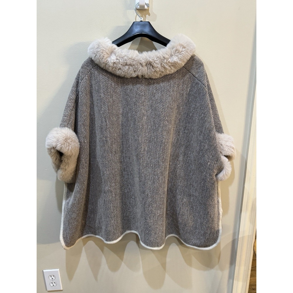 Vince Camuto Faux Fur Trim Poncho Shawl One Size Tweed Fur Lined Cape - Picture 5 of 13